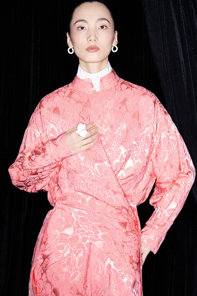 M essential Mackay designer fat jacquard wrapped around two stand-up collared shirts - LIGHT.