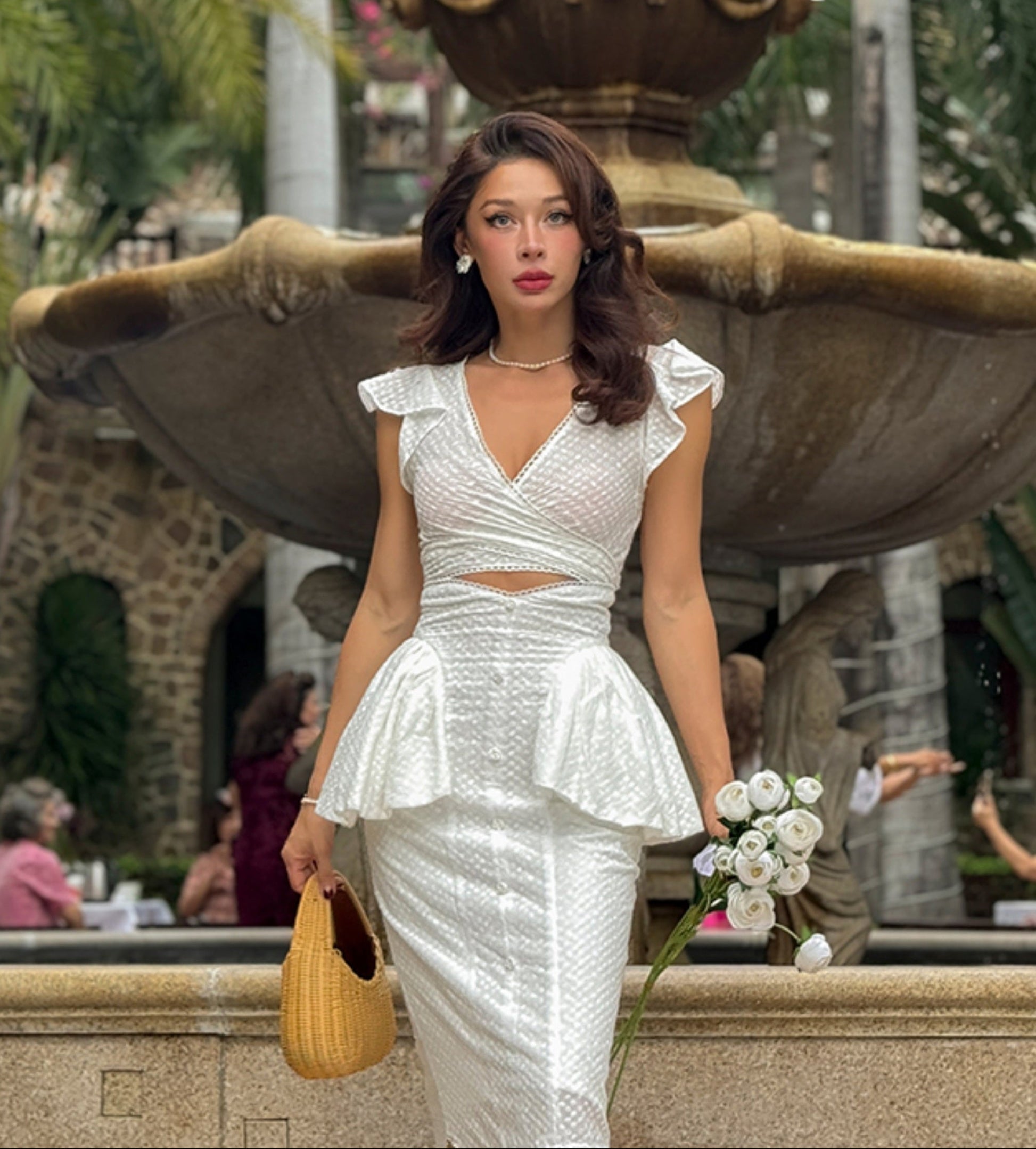 Le Palais Vintage embroidery cotton wrap short top + high-waisted bud skirt-TEE