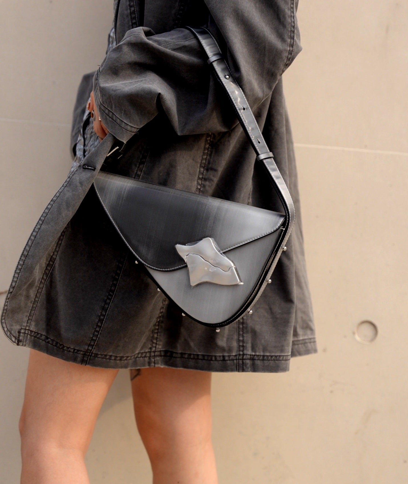IUBALLET Fog Gunner niche design saddle leather triangle bag - GUYS.