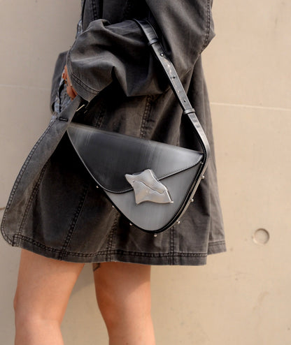 IUBALLET Fog Gunner niche design saddle leather triangle bag - GUYS.