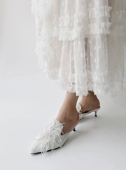 B-FEI's feather embroidered kitten heel-CARO.