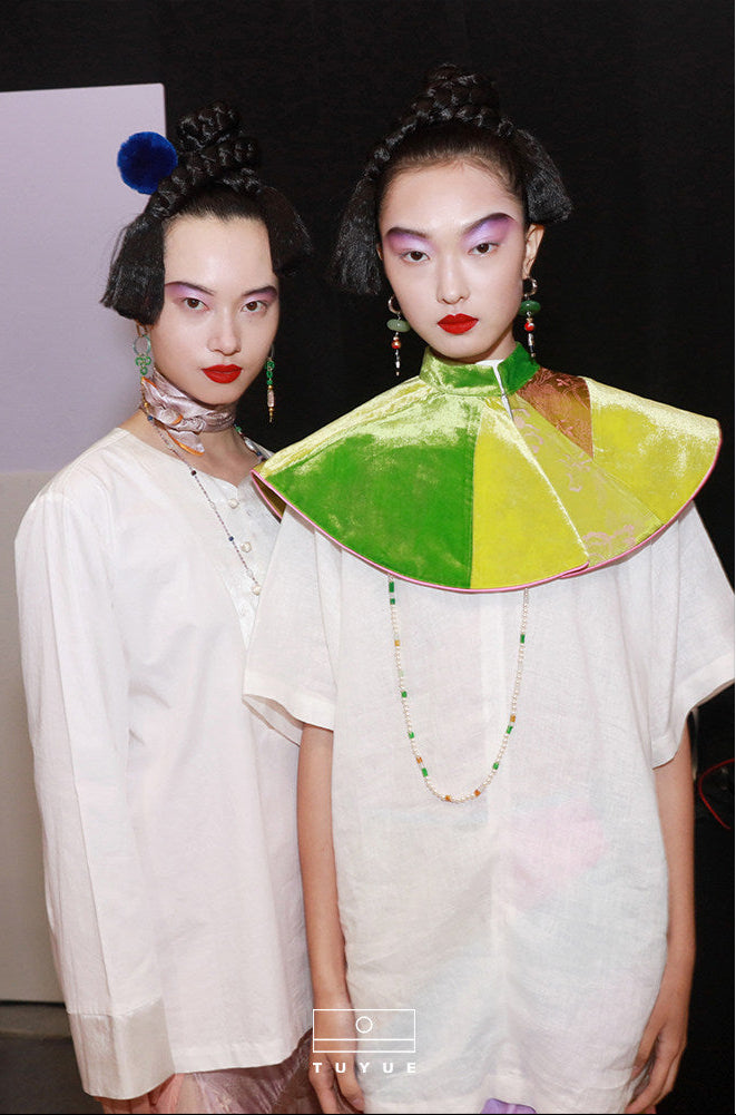 TUYUE White Linen Stand Collar Buckle Silhouette Top - RIAN.