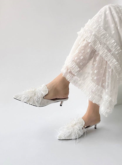B-FEI's feather embroidered kitten heel-CARO.