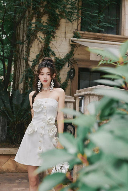 DOLLY Elegant White Flower Bud Chest Wrap High Waist Shor t Banquet Dress-LOLO