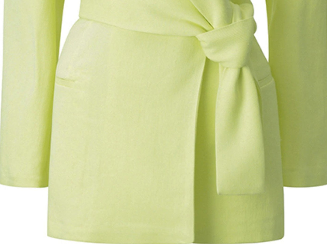 M essential Mackay designer linen with a loose tie suit - eve.