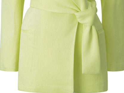 M essential Mackay designer linen with a loose tie suit - eve.