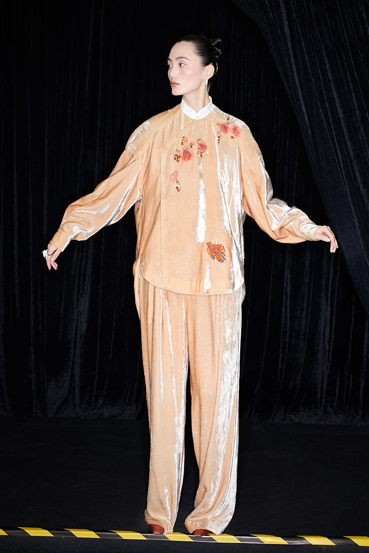 M essential Marquette Rulang velvet dahlia Thai lion goldfish studded bead shirt - BAO.