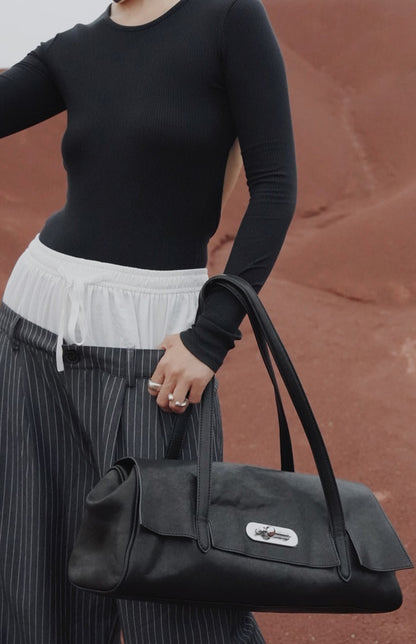 IUBALLET Tanned Leather Shoulder Barrel Bag - SPIRIT.