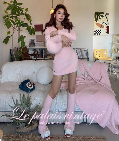 Le Palais Vintage Luxury Two Piece V-neck Top Pink Plush Handbag Short Skirt Suit-Lora