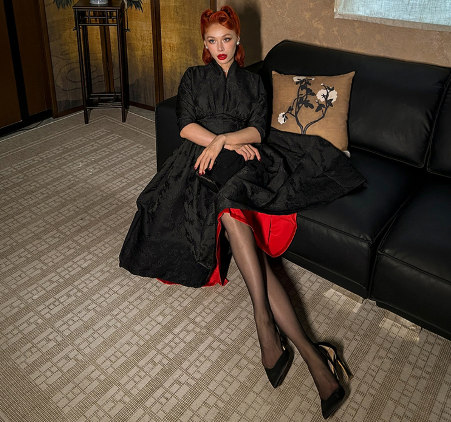 Le Palais Vintage Heavy Vintage Lace Dark Pattern False Waist Seal Bat-Sleeve Swing Dress-FAFA