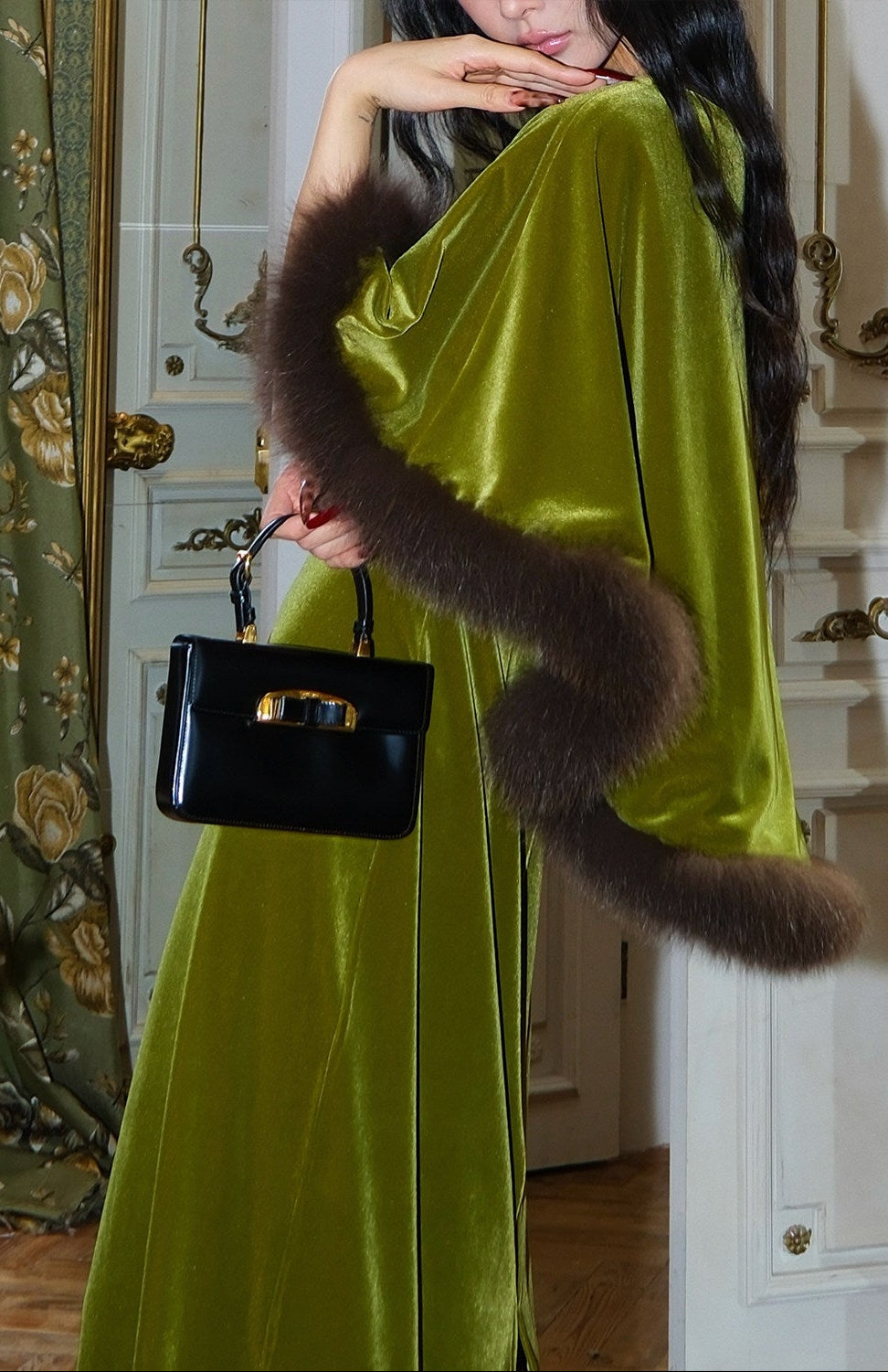 MEI SANGUAN Green V-neck short-sleeved fox fur dress - OLIVER