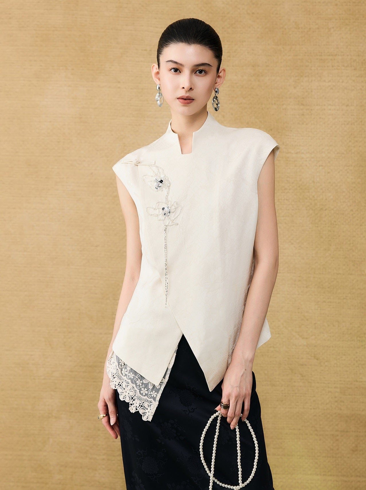 HECO Chinese style asymmetrical hand-embroidered vest top - FORD.