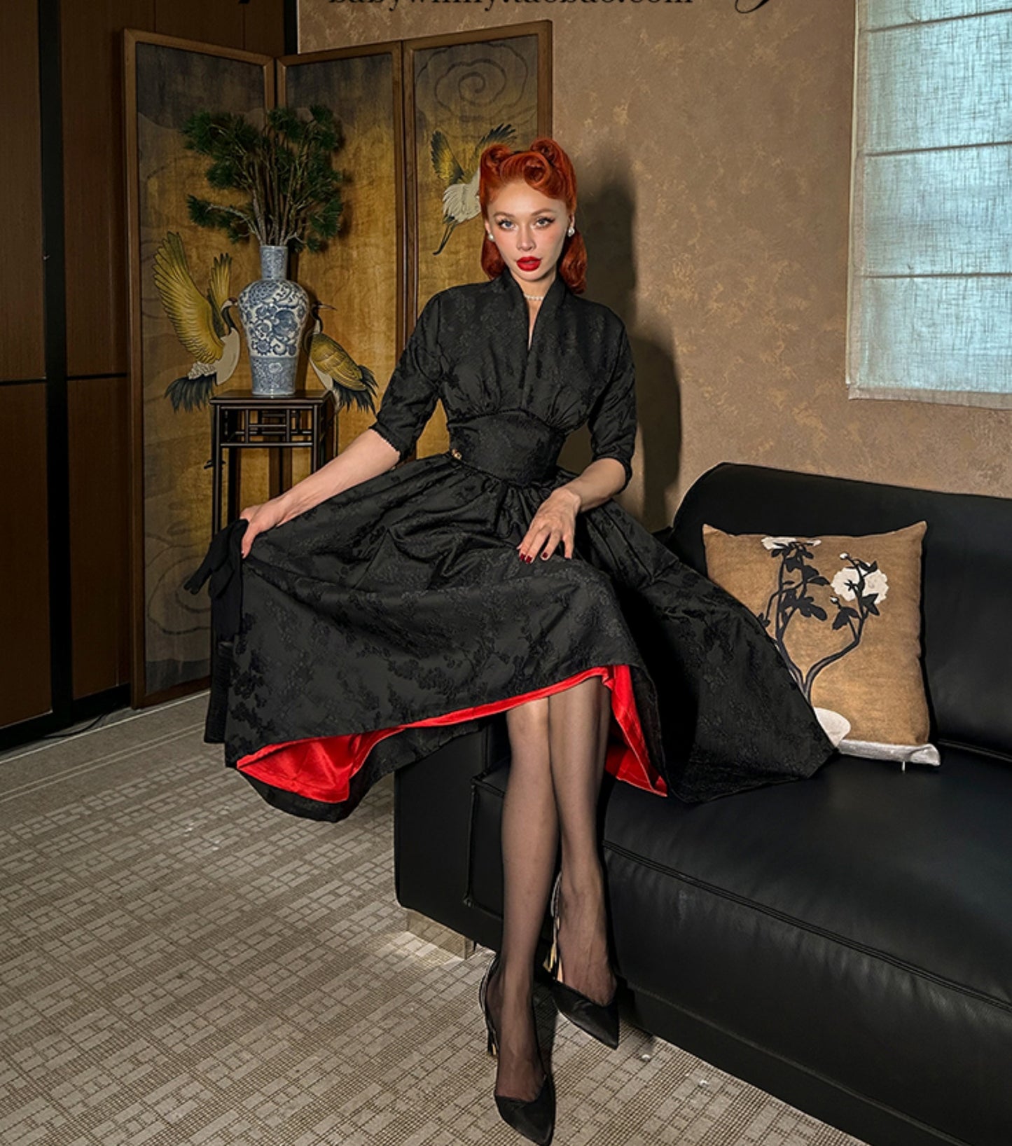 Le Palais Vintage Heavy Vintage Lace Dark Pattern False Waist Seal Bat-Sleeve Swing Dress-FAFA