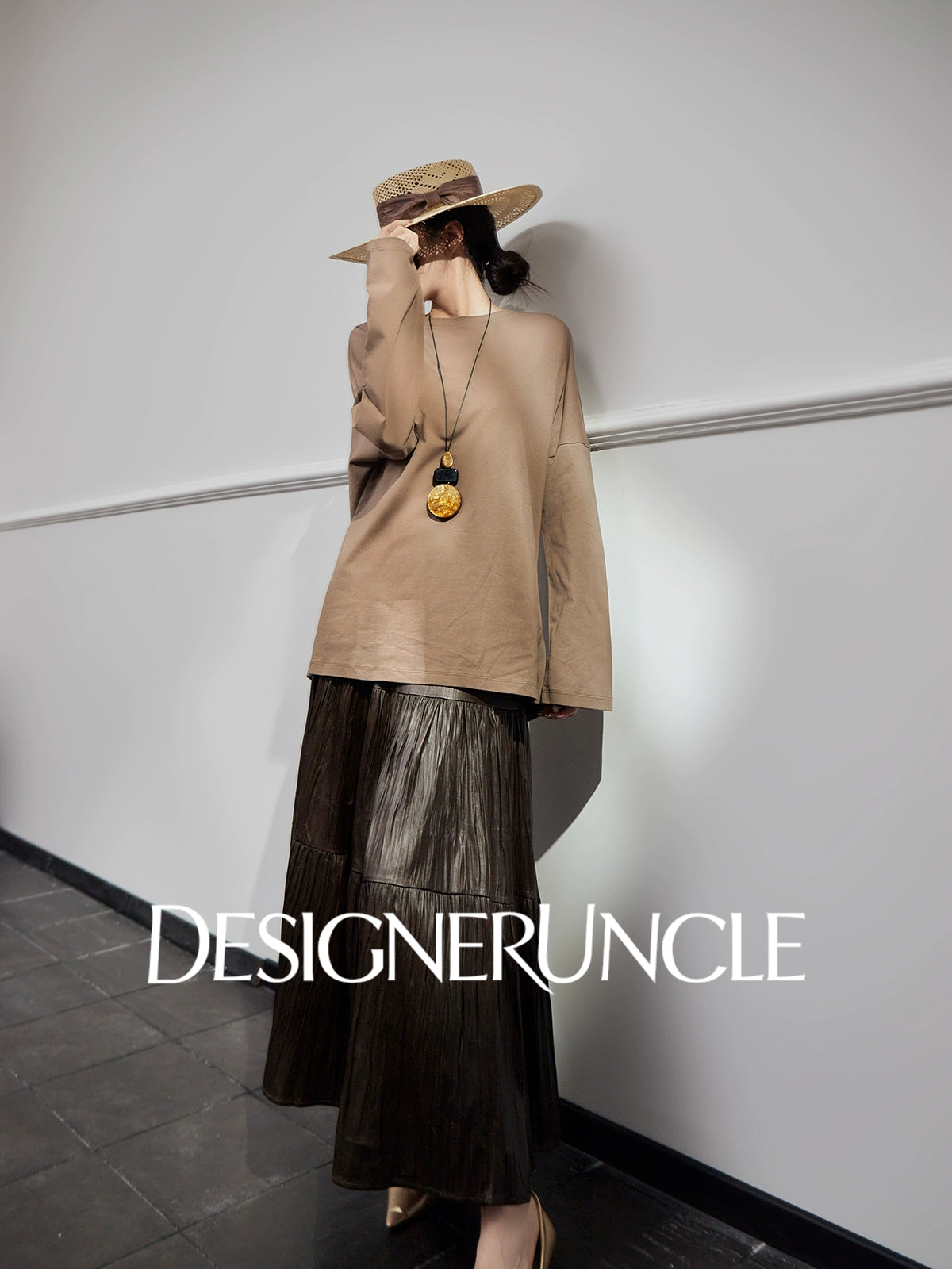 DGU |Hazelnut New Loose Crew Neck Niche Design Basic Versatile Simple Top - GREAT.