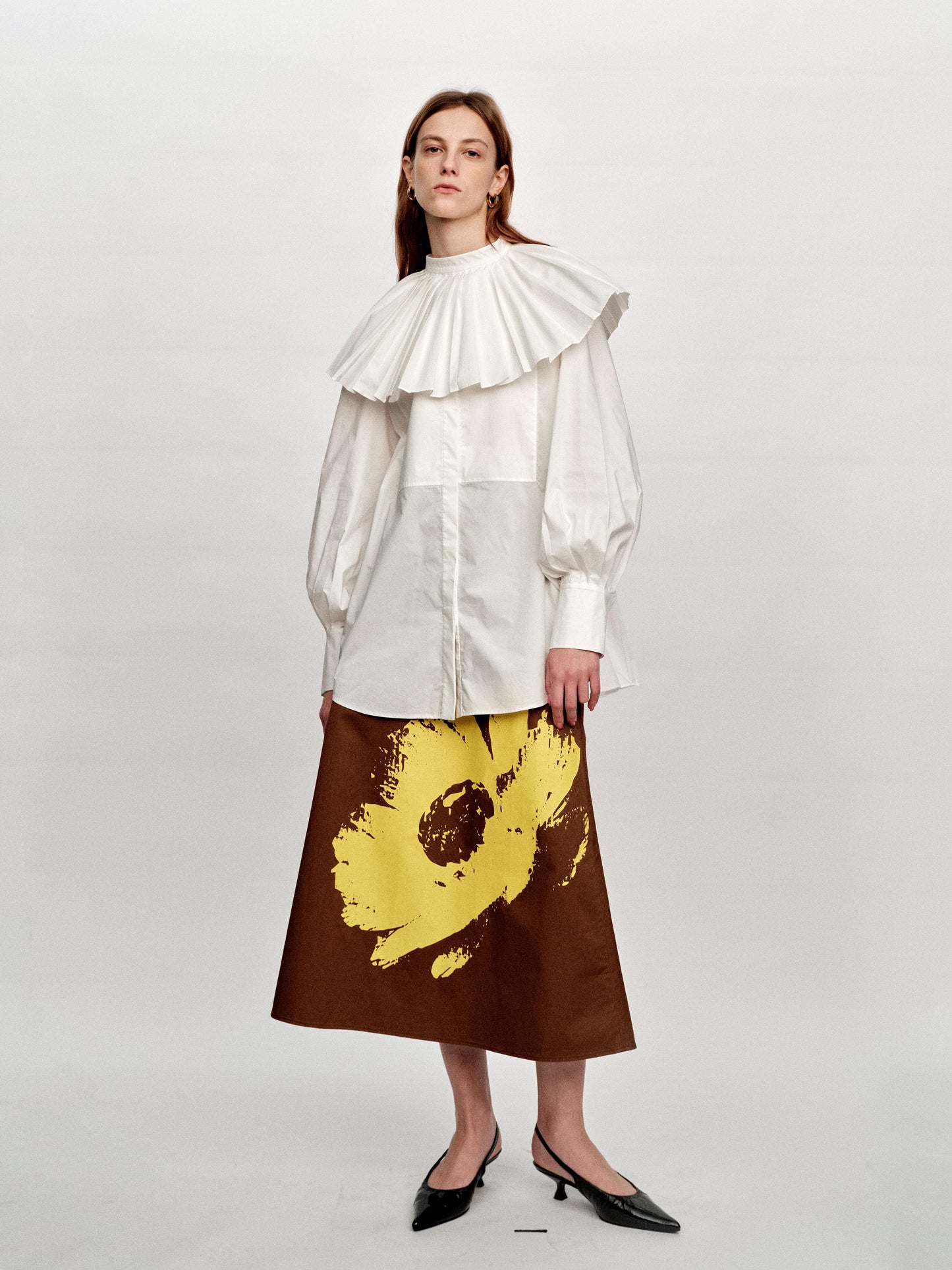 SERRER Bright yellow daisy print brown skirt - LOGAN.
