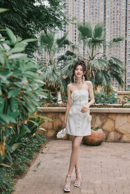 DOLLY Elegant White Flower Bud Chest Wrap High Waist Shor t Banquet Dress-LOLO