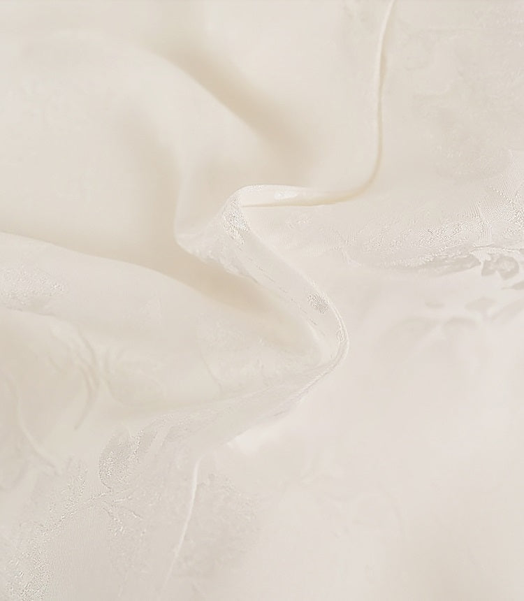 HECO Chinese Flower Embossed Disc Buckle Short Sleeve T-Shirt - BOND.