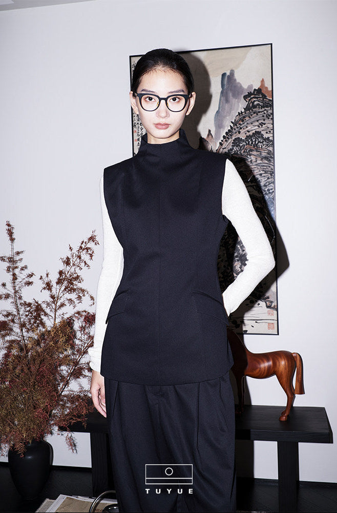 TUYUE stand-up collar and shoulders slim fit casual vest- TRACIE.
