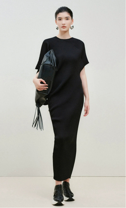 ZHUCHONGYUN Black Loose Drop Shoulder Design Knitted Dress--GRELL.