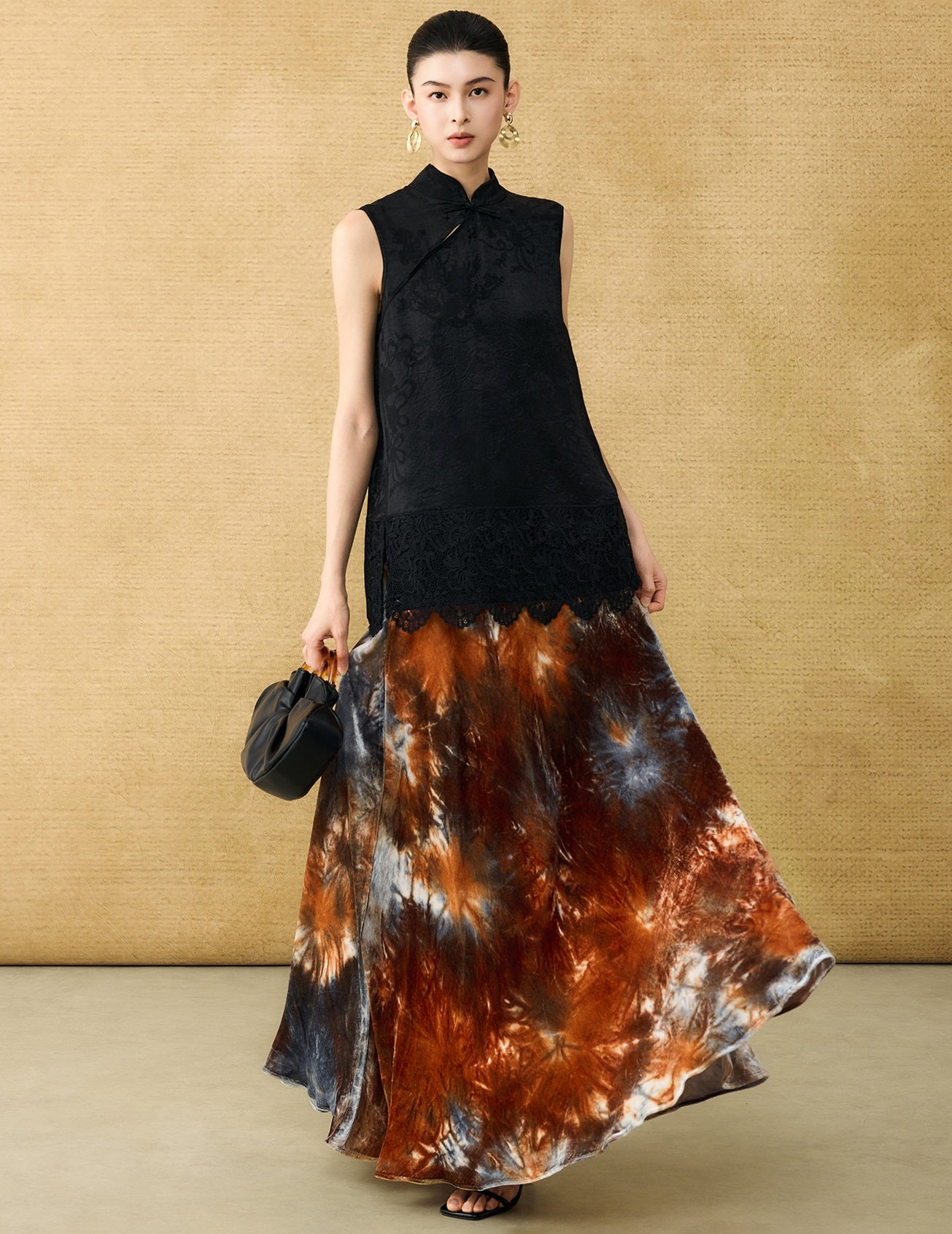 HECO Chinese diagonal placket buckle cool lion jacquard sleeveless top - CONNECT.