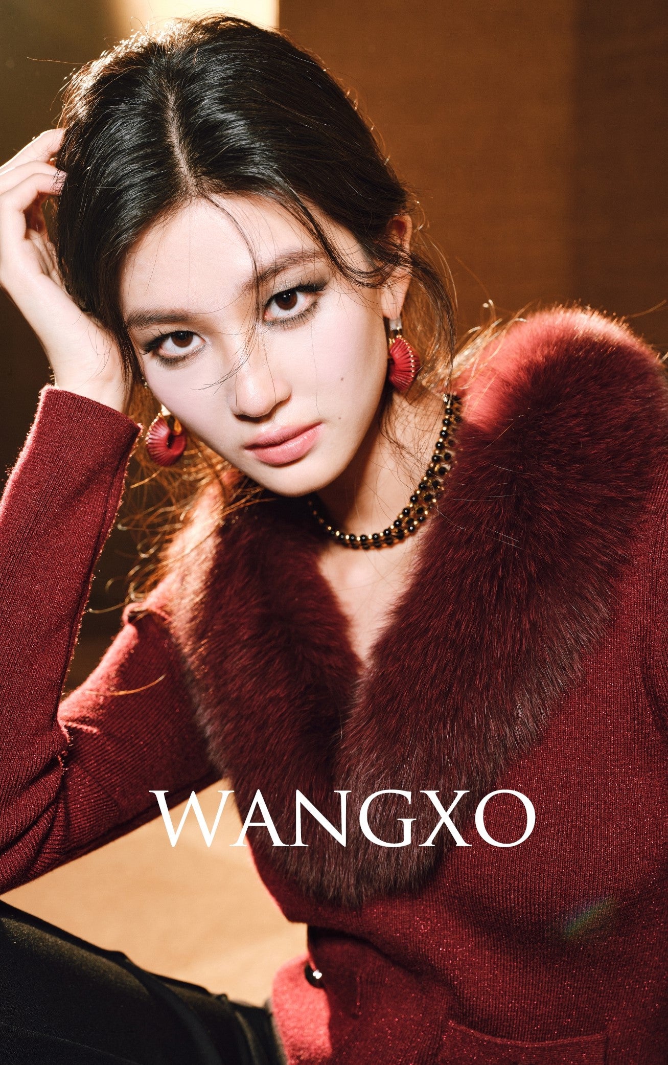 WANGXO | Luxury Wool Fixed Dyeing with Detachable Fox Fur Collar Knitted Top- JUNE.