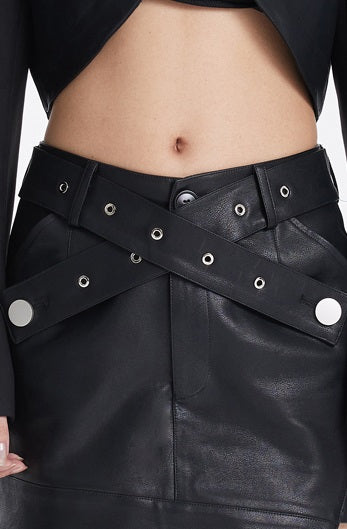 TINY IN cross belt pu leather black skirt -DASHY