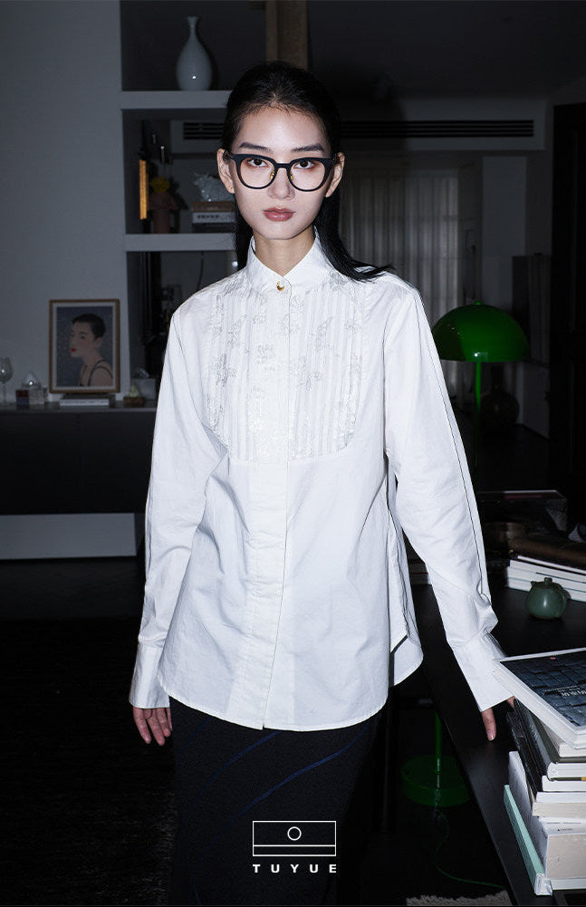 TUYUE White Jacquard Pleats Stand-up Collar Long-sleeved Shirt- JINN.