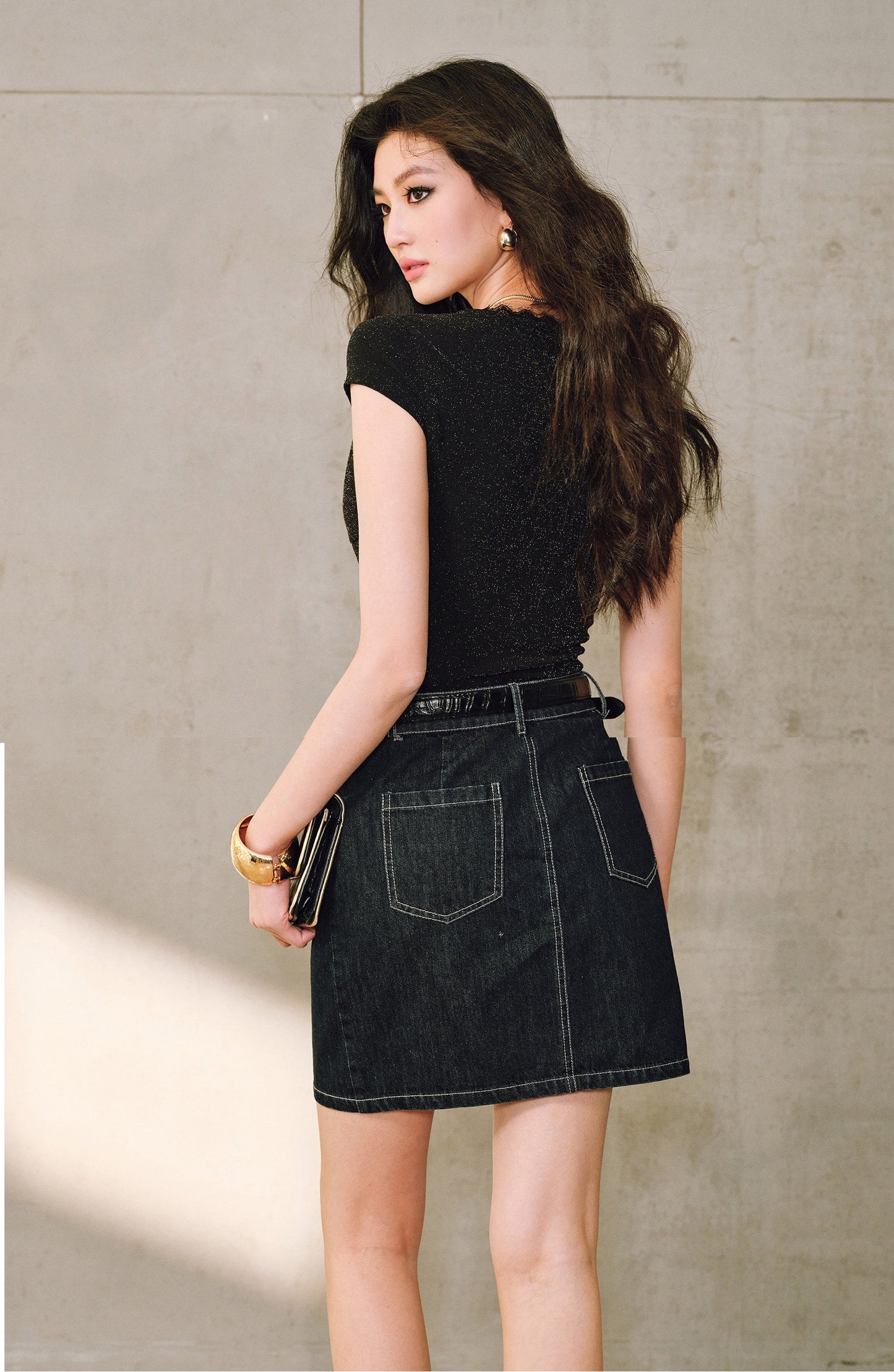WANGXO | Sparkling Silk High-Density Knit Hand-Shaped Lace Detail V-Neck Slim Fit Top -NOYA