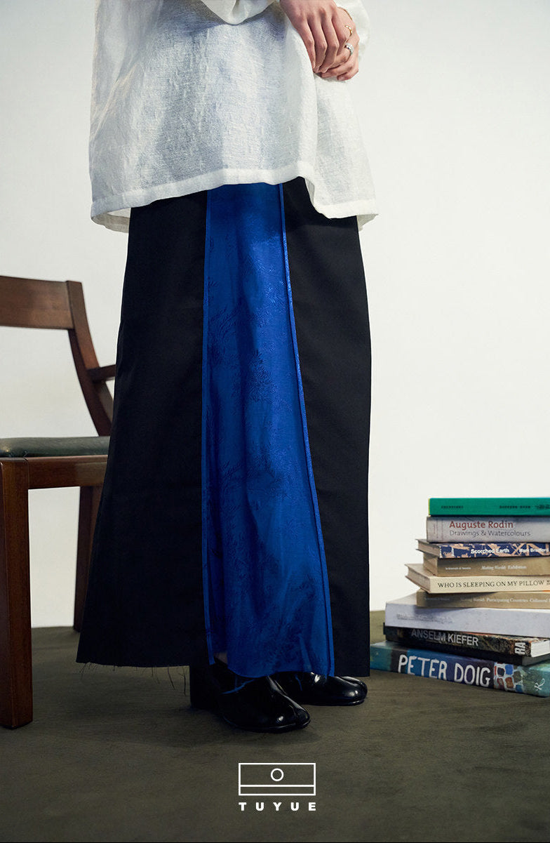 TUYUE Black Improved Horse Face Satin Woven Raw Edge Skirt- ASHLEY.
