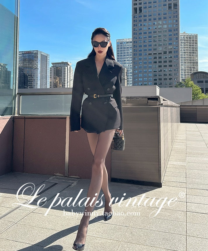 Le Palais Vintage High End Black Stylish Loose Suit Royal Style Suit - Alina.