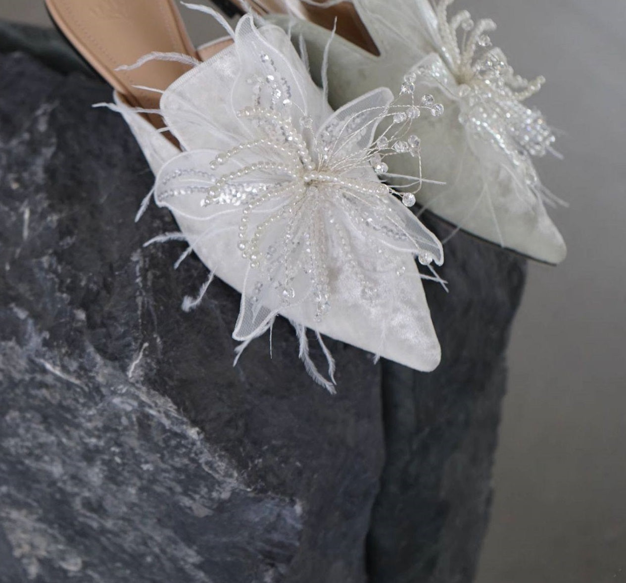 B-FEI white feather flower rhinestone flat mules-ARJO.