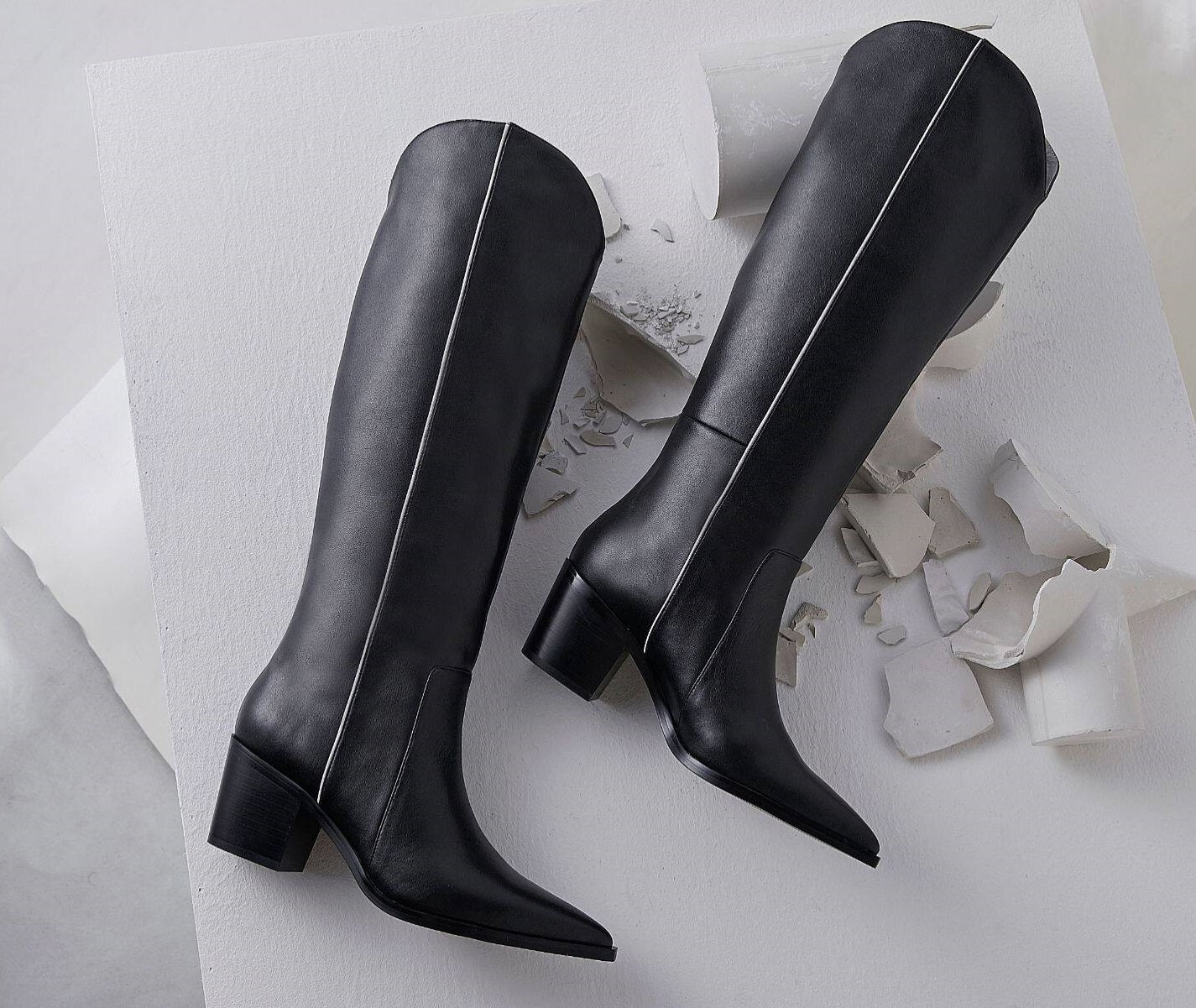 B-FEI black and white simple niche women's long cowboy boots-DAVI.
