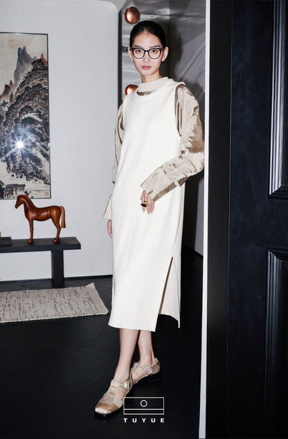 TUYUE Simple and elegant knitted crew neck sleeveless double slit dress- BRONU.