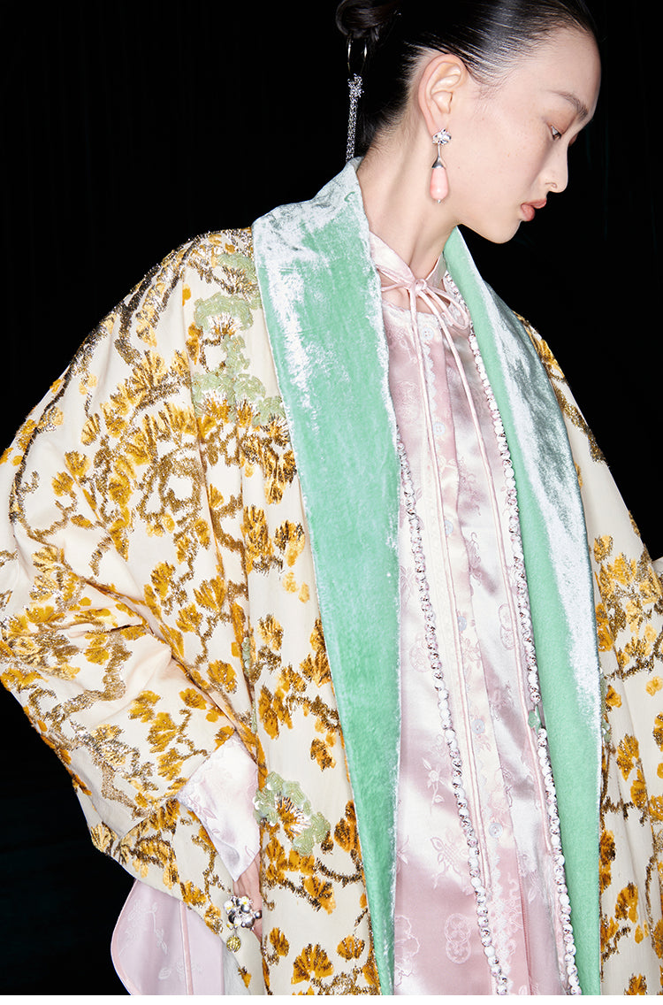 M essential Mackay designer chestnut pine workshop embroidered robe - spirits.