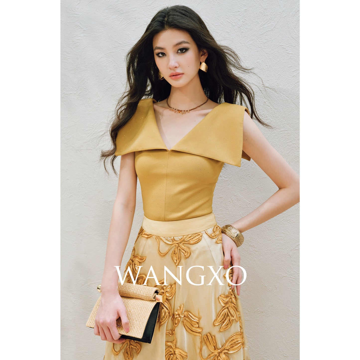 WANGXO | Fine Glitter-Sprinkled Silver High-Elastic Hemp Knit  Layered V-Neck Slim Elegant Top -SANA