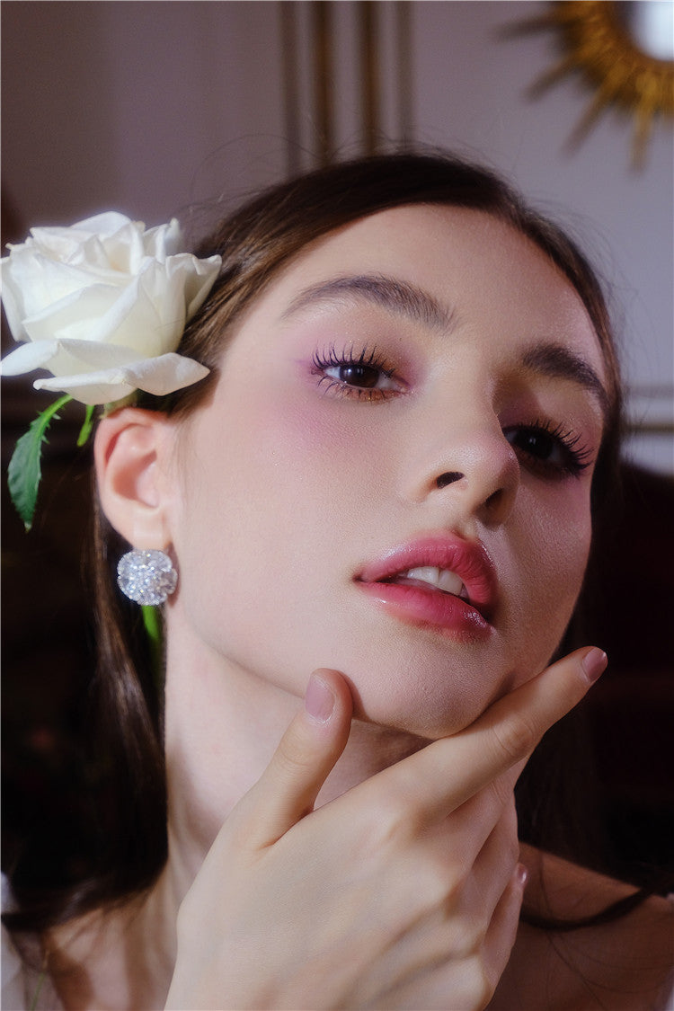 Wardrobes by Chen Luxury Sliver Butterfly Shaped Diamond Earrings-Fola