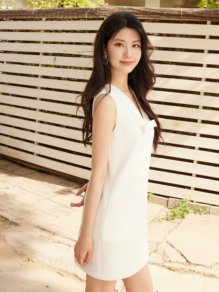 YES BY YESIR | Ye Qians Sleeveless V-Neck Dress with Straight Silhouette -AMIRELLE.