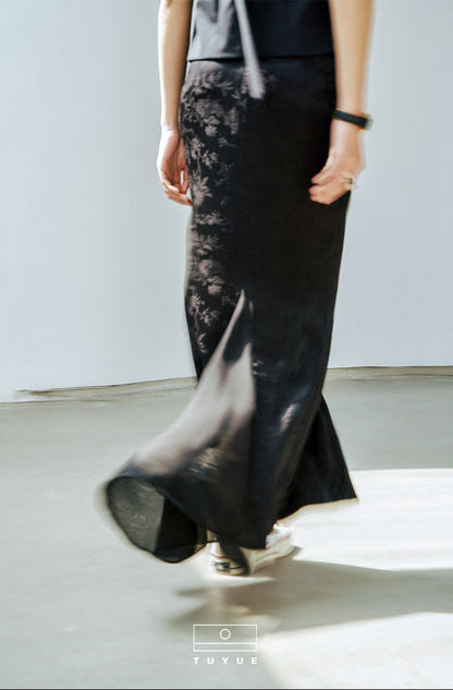 TUYUE Black Satin Woven Floral Mulberry Silk Mermaid Skirt - RANDY.