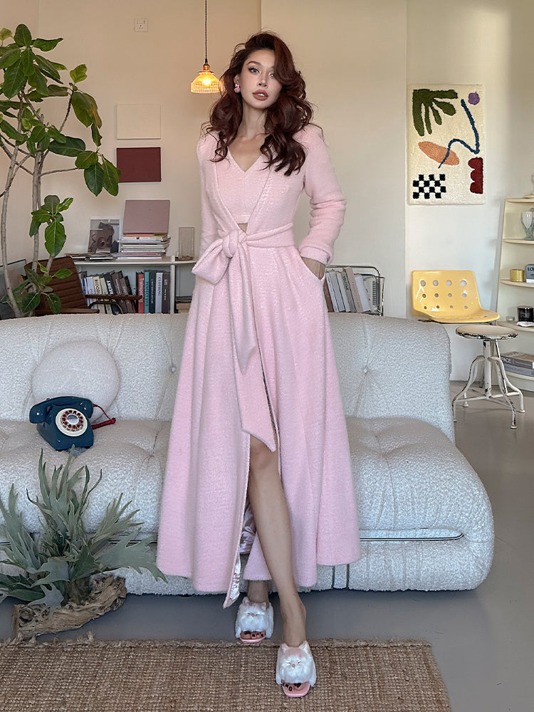 Le Palais Vintage Luxury Two Piece V-neck Top Pink Plush Handbag Short Skirt Suit-Lora