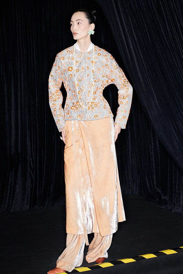 M essential Mackay designer vermilion persimmon embroidered waist silhouette short coat - PISSY.