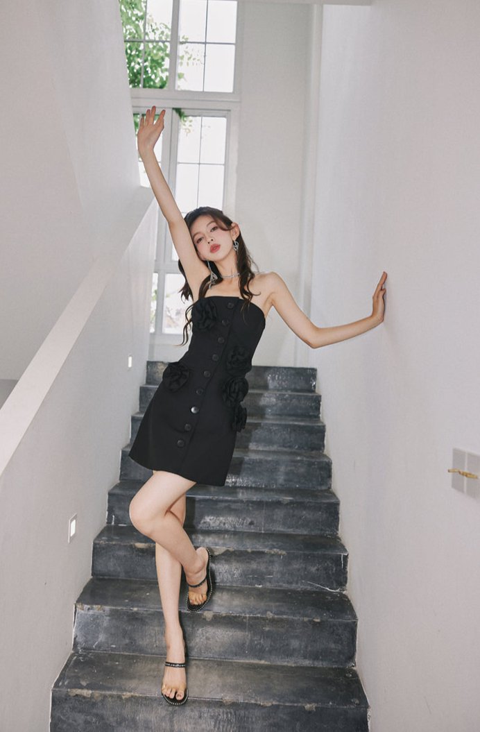 DOLLY Elegant White Flower Bud Chest Wrap High Waist Shor t Banquet Dress-LOLO