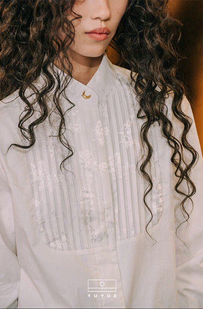 TUYUE White Jacquard Pleats Stand-up Collar Long-sleeved Shirt- JINN.