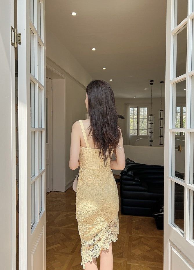 DOLLY Luxury Yellow V-Neck Sleeveless Slim Fit Lace Suspender Dress-TANYA