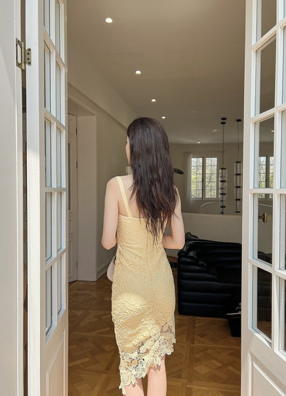 DOLLY Luxury Yellow V-Neck Sleeveless Slim Fit Lace Suspender Dress-TANYA