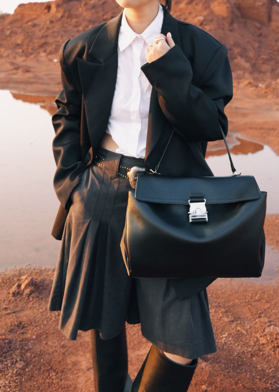 IUBALLET Sense Lock Underarm Black Bag- BREATHE.