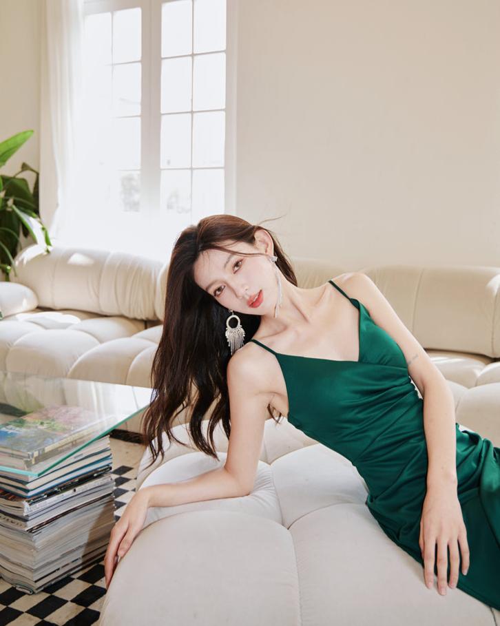 DOLLY High End Sleeveless Slim Fit High Waist Long Slit Fish Tail Cocktail Dress-KEEKEE