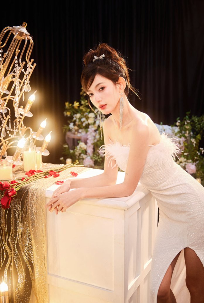 DOLLY White Feather Tube Top Sequin Slim Fit Long Dress-STEPH