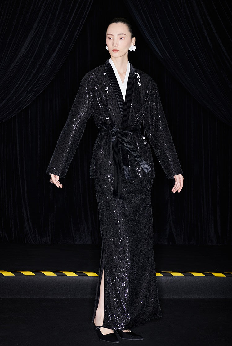 M essential Mackay designer Jingye embroidered fabric layered robe - STATE.