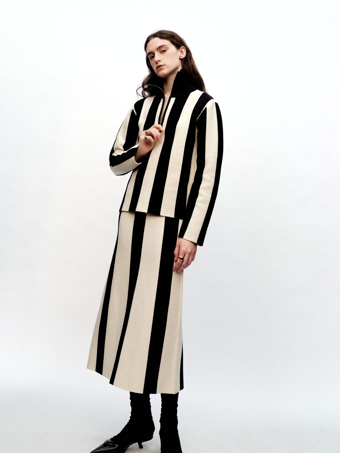 SERRER Black and white vertical stripe knitted slit long skirt - ETHAN.