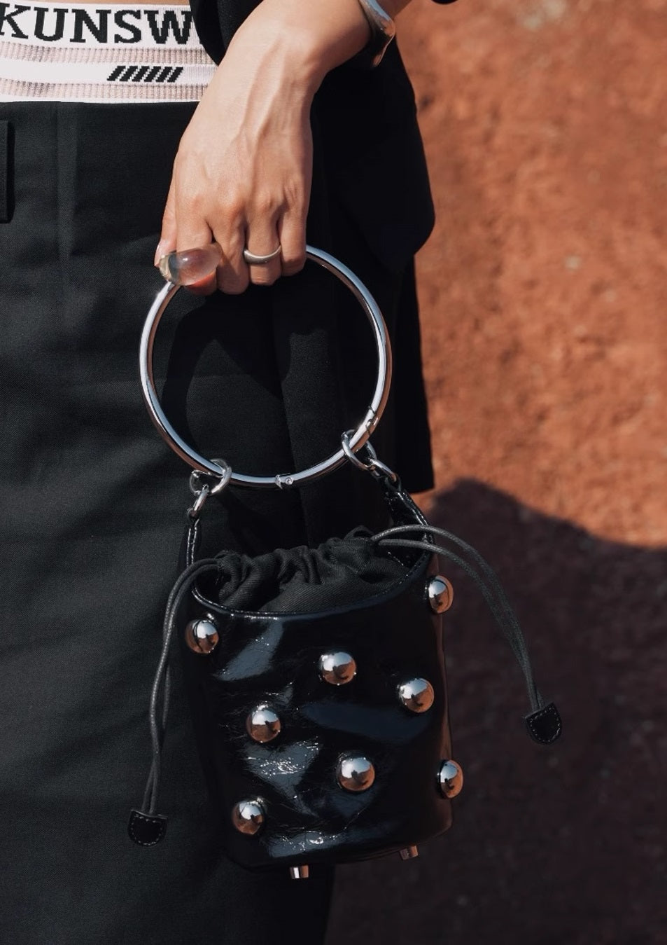 IUBALLET Modern Drawstring Leather Bucket Bag - BACK.